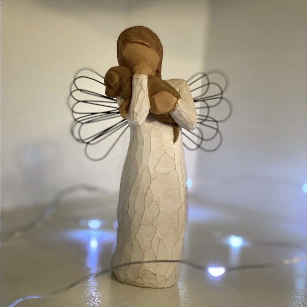 Willow Tree Figurine Angel of Friendship